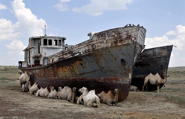 boats-aral-sea